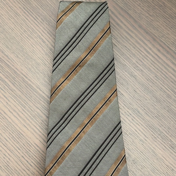 Hugo Boss Mens tie green,black&gold.See photos for marks priced accordingly - Picture 5 of 11